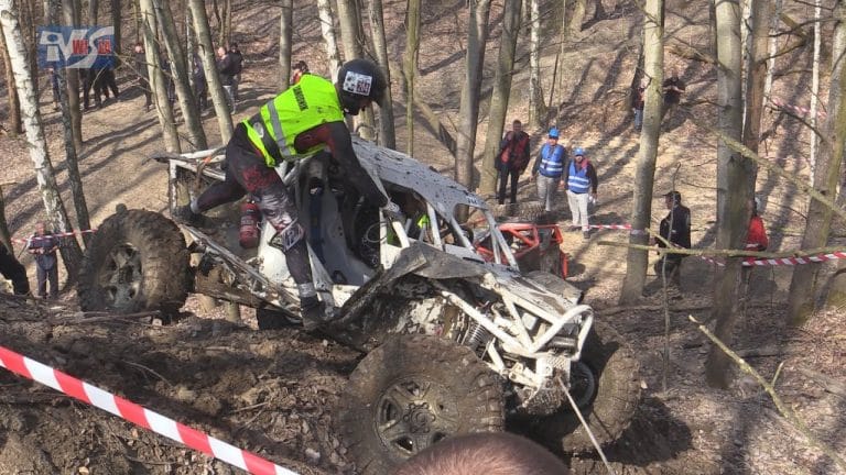 REKORDOWE ŚCIGANIE NAD JEZIOREM TARNOBRZESKIM – SPORTOWE EMOCJE W EKSTREMALNYM WYDANIU