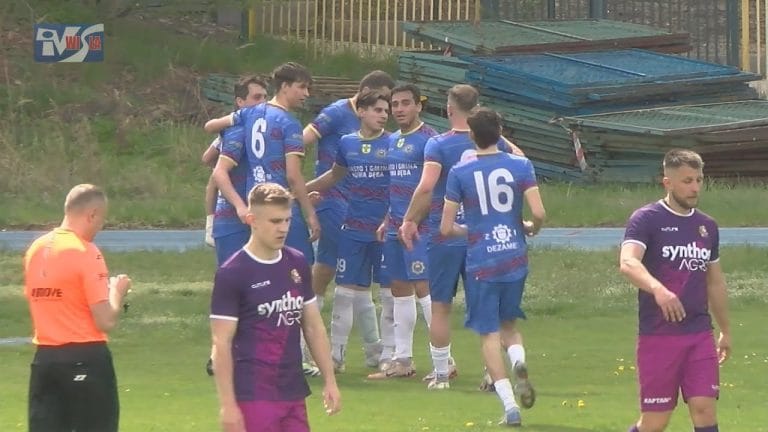 EFEKTOWNA WYGRANA PIŁKARZY Z NOWEJ DĘBY – STAL POKONAŁA TRANSDŹWIG STALE 6:1 (3:1)