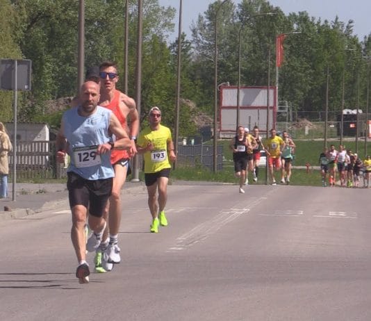 BIEGACZE RYWALIZOWALI NA TRASIE – 44. TARNOBRZESKI BIEG SIARKOWCA