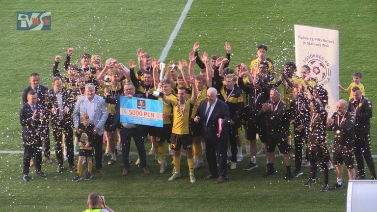PIŁKARZE SIARKI TARNOBRZEG Z PUCHAREM – FAWORYT ROZGROMIŁ STAL GORZYCE