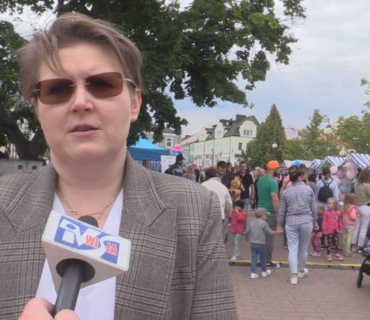 PROMOWALI RODZICIELSTWO ZASTĘPCZE – PIKNIK RODZINNY NA PLACU BARTOSZA GŁOWACKIEGO