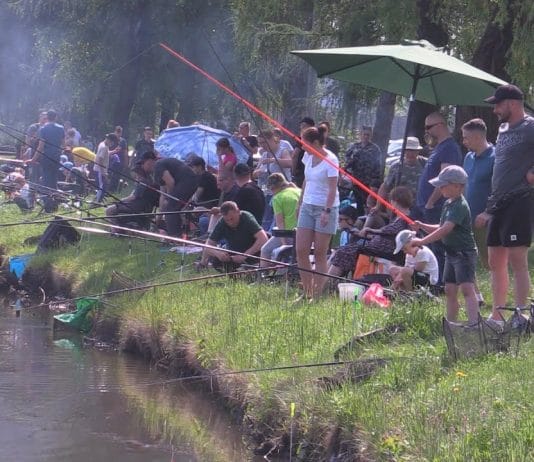AKTYWNY DZIEŃ DZIECKA W TARNOBRZEGU – WĘDKARZE ZAPROSILI DO WSPÓLNEJ ZABAWY
