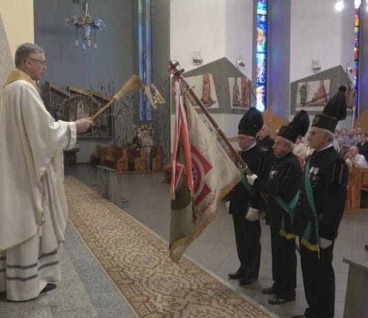 POMAGAJĄ POTRZEBUJĄCYM I DBAJĄ O TRADYCJE – ŚWIĘTO KRWIODAWCÓW W TARNOBRZEGU