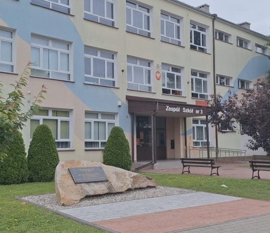 BUDYNKI CZTERECH SZKÓŁ ZMIENIĄ OBLICZE – TERMOMODERNIZACJA W TARNOBRZEGU