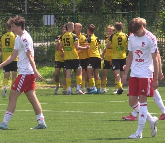 SIARKA TARNOBRZEG BLISKO CENTRALNEJ LIGI JUNIORÓW – GOSPODARZE PEWNIE POKONALI ŁKS ŁÓDŹ