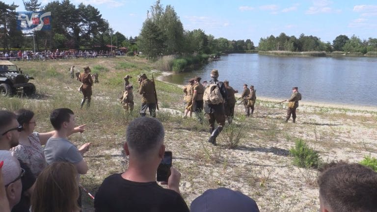 ŚWIĘTOWALI I POKAZALI CHARAKTER MIASTA – XIV MILITARIADA W NOWEJ DĘBIE