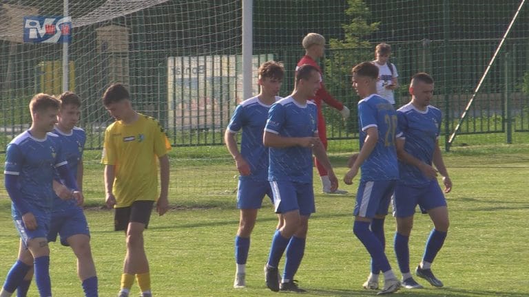 REZERWY SIARKI TARNOBRZEG BEZ PUNKTÓW – PEWNA WYGRANA PIŁKARZY STALI GORZYCE
