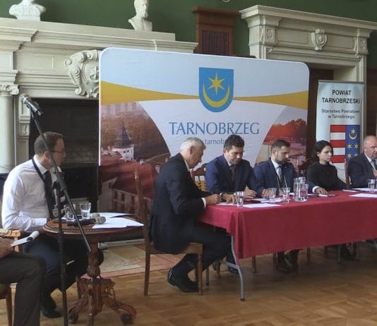 CZWÓRMIEJSKA KOLEJ AGLOMERACYJNA – RAZEM PRZECIWKO WYKLUCZENIU KOMUNIKACYJNEMU