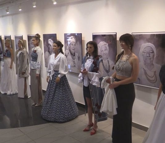 POKAZ MODY I NIEZWYKŁE FOTOGRAFIE – FESTIWAL KULTURY LASOWIACKIEJ ZAWITAŁ DO TARNOBRZEGA