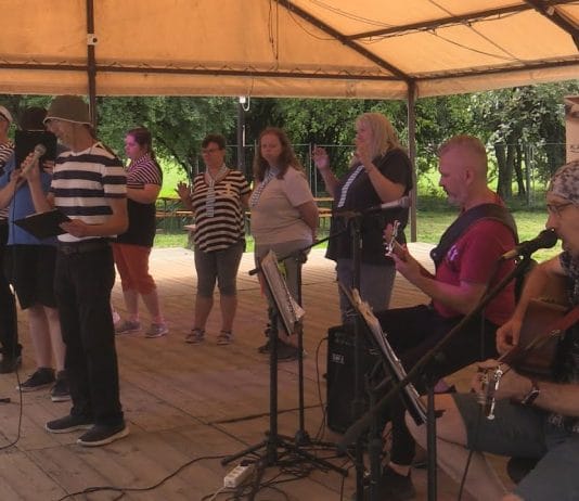 JUBILEUSZOWY PIKNIK ŻEGLARSKI – INTEGRACJA I ZABAWA NAD JEZIOREM TARNOBRZESKIM