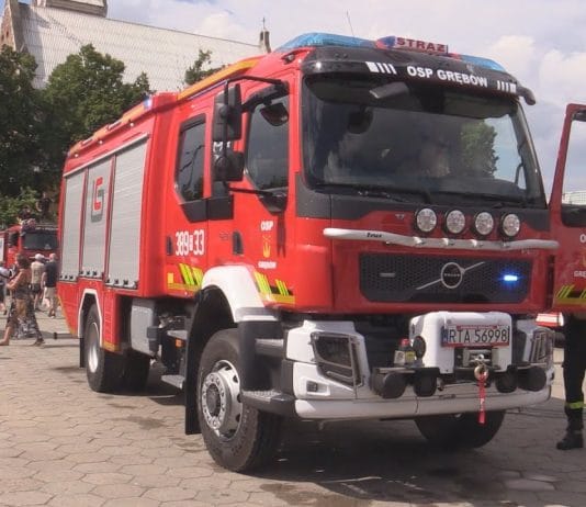 JEDNOSTKA Z WIĘKSZYMI MOŻLIWOŚCIAMI – STRAŻACY Z GRĘBOWA MAJĄ NOWY SAMOCHÓD