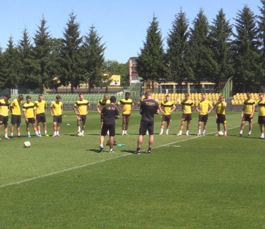 PRZYGOTOWANIA DO RUNDY JESIENNEJ ROZPOCZĘTE – PIERWSZY TRENING PIŁKARZY SIARKI TARNOBRZEG
