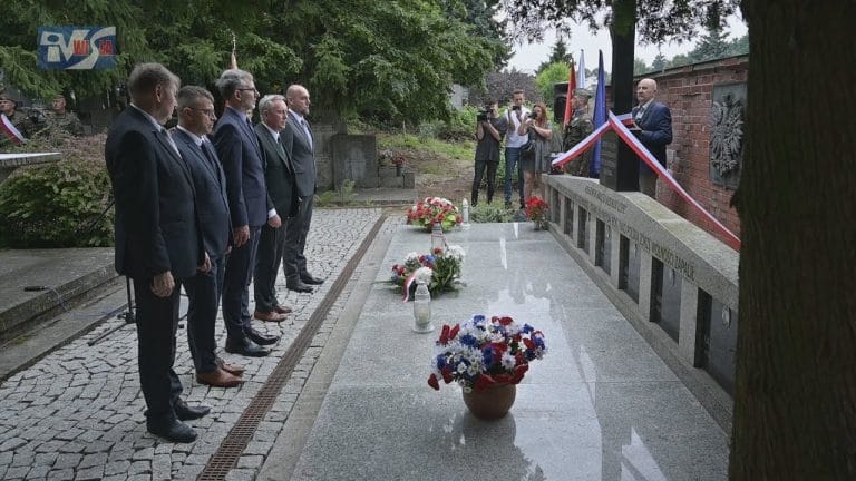W ROCZNICĘ AKCJI BURZA I BITWY POD PIELASZOWEM – SANDOMIERZ ODDAŁ HOŁD BOHATEROM