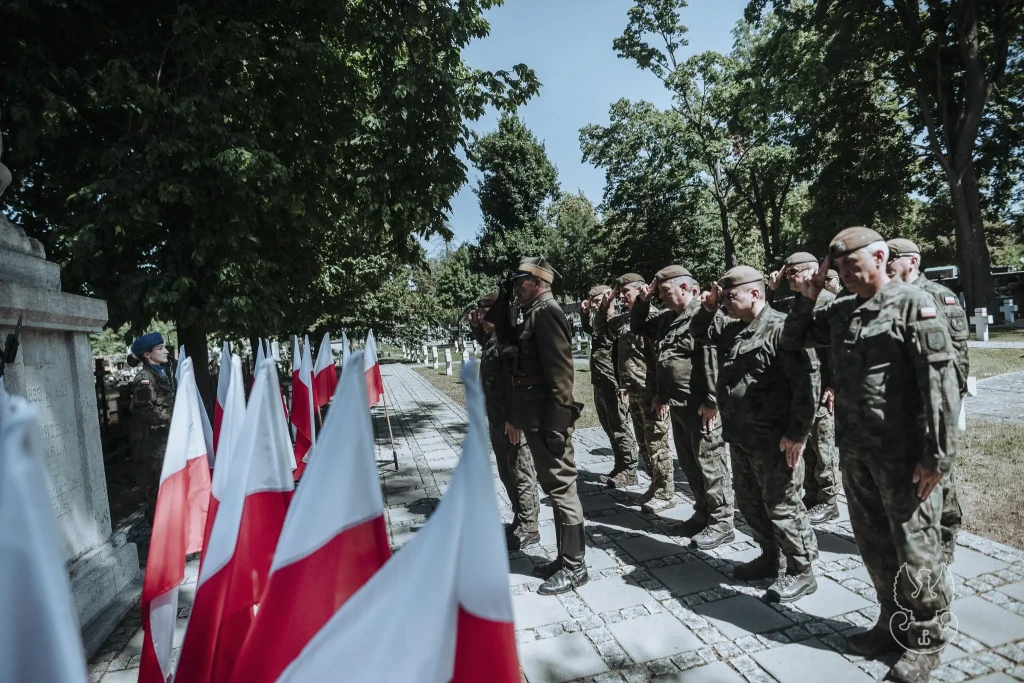 60. MARSZ SZLAKIEM I KOMPANII KADROWEJ (12)