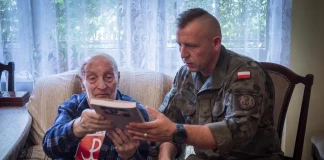 HOŁD DLA BOHATERA POWSTANIA WARSZAWSKIEGO W 81. ROCZNICĘ Bohater Powstania Warszawskiego (1)