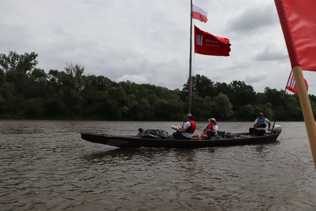 I Flis Sanem oraz Wisłą na obchody 81. Rocznicy wybuchu Powstania Warszawskiego (1)