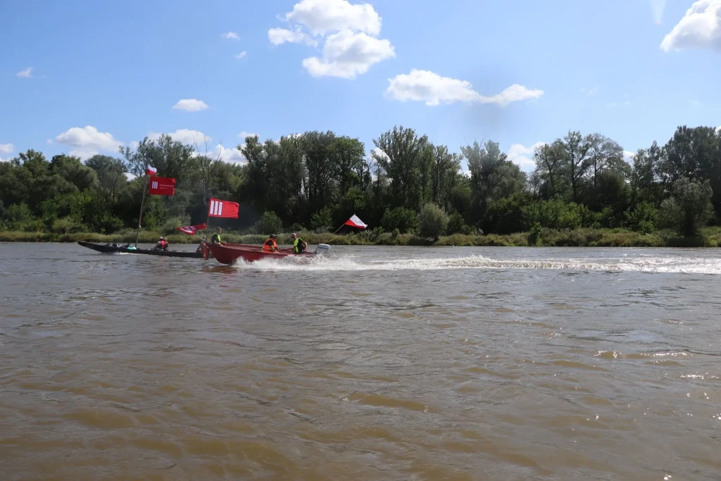 I Flis Sanem oraz Wisłą na obchody 81. Rocznicy wybuchu Powstania Warszawskiego (13)