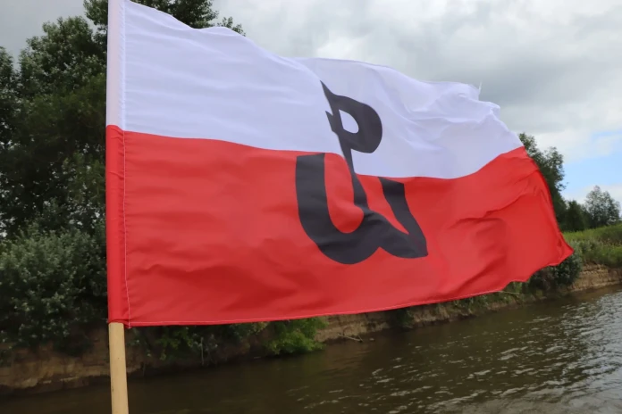 I Flis Sanem oraz Wisłą na obchody 81. Rocznicy wybuchu Powstania Warszawskiego (5)