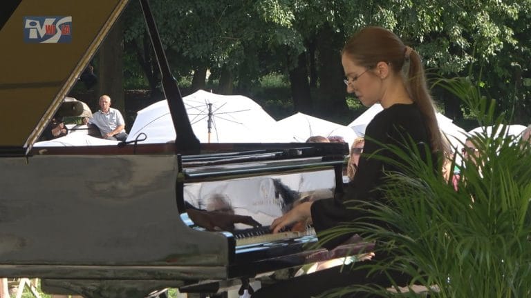 CHOPIN LOKALNIE – PLENEROWY KONCERT PRZED ZAMKIEM TARNOWSKICH