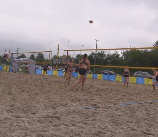 SIATKÓWKA PLAŻOWA WRÓCIŁA W DOBRYM STYLU – UDANE TURNIEJE NAD JEZIOREM TARNOBRZESKIM