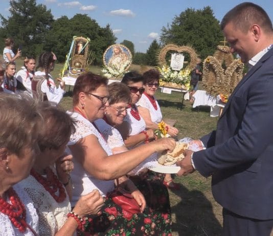 W GMINIE GORZYCE DZIĘKUJĄ ZA PLONY – FURMANY GOSPODARZEM PARAFIALNYCH DOŻYNEK