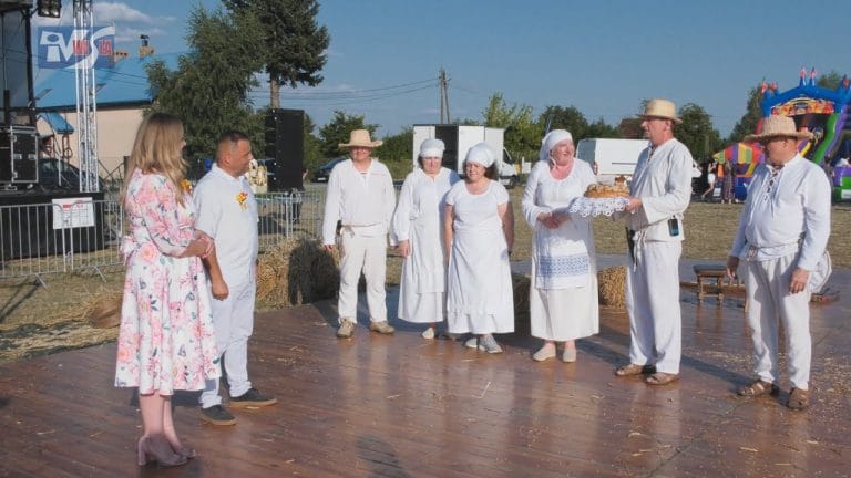 PIELĘGNUJĄ DAWNE TRADYCJE – MIEJSKIE DOŻYNKI W SANDOMIERZU