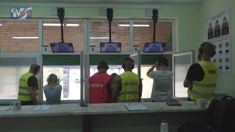 UCZCILI ŚWIĘTO WOJSKA POLSKIEGO – ZAWODY STRZELECKIE W TARNOBRZEGU