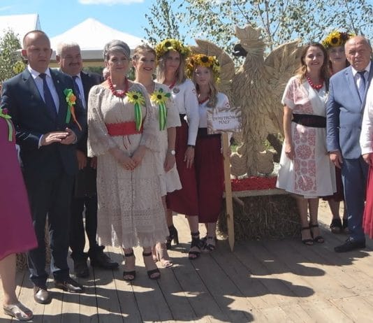 ROLNICY Z GMINY BARANÓW SANDOMIERSKI ŚWIĘTOWALI – DYMITRÓW MAŁY GOSPODARZEM DOŻYNEK
