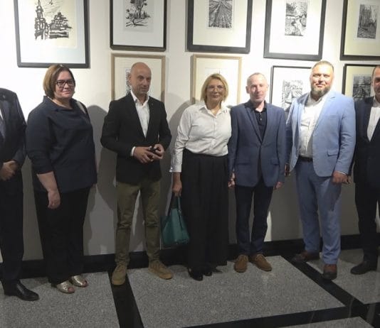 PROMUJĄ LOKALNYCH ARTYSTÓW – NOWA WYSTAWA W STAROSTWIE POWIATOWYM W TARNOBRZEGU