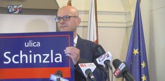 BĘDĄ NOWE TABLICE Z NAZWAMI ULIC – DLACZEGO WŁADZE SANDOMIERZA ZDECYDOWAŁY SIĘ NA ZMIANY?