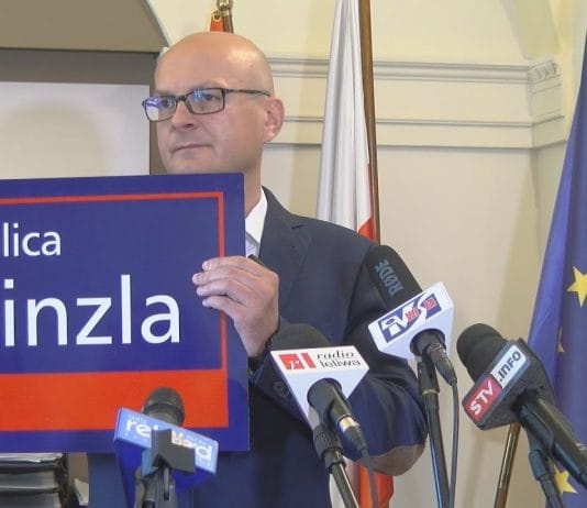 BĘDĄ NOWE TABLICE Z NAZWAMI ULIC – DLACZEGO WŁADZE SANDOMIERZA ZDECYDOWAŁY SIĘ NA ZMIANY?