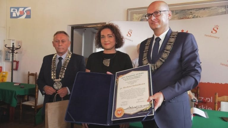 WYCZEKIWANA UROCZYSTOŚĆ W RATUSZU – MAREK SOCHACKI HONOROWYM OBYWATELEM MIASTA SANDOMIERZA