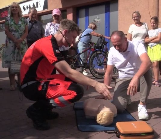 WAŻNE WYDARZENIE W TARNOBRZEGU – MIASTO MA PIERWSZY OGÓLNODOSTĘPNY DEFIBRYLATOR