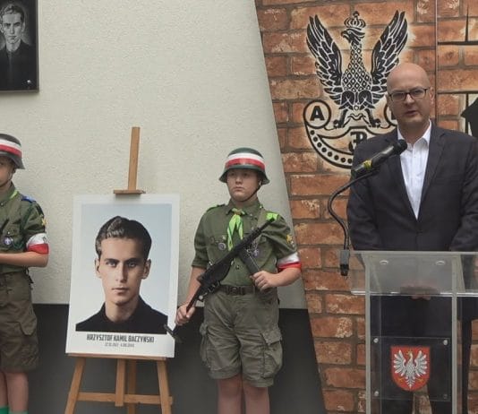 CZEŚĆ I CHWAŁA BOHATEROM – SANDOMIERZ UPAMIĘTNIŁ POWSTAŃCÓW WARSZAWSKICH