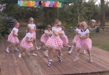 WSPÓLNIE ZAKOŃCZYLI WAKACJE – ŚWIETNA ZABAWA NA DNIU STALÓW