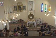 JUBILEUSZ W TARNOBRZESKIM ZAKRZOWIE – PARAFIA ŚWIĘTOWAŁA 40-LECIE ISTNIENIA