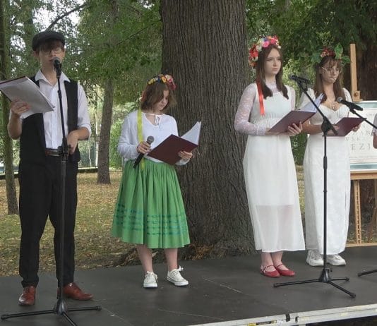 POEZJA W CIENIU WIEKOWYCH LIP – NARODOWE CZYTANIE W TARNOBRZEGU