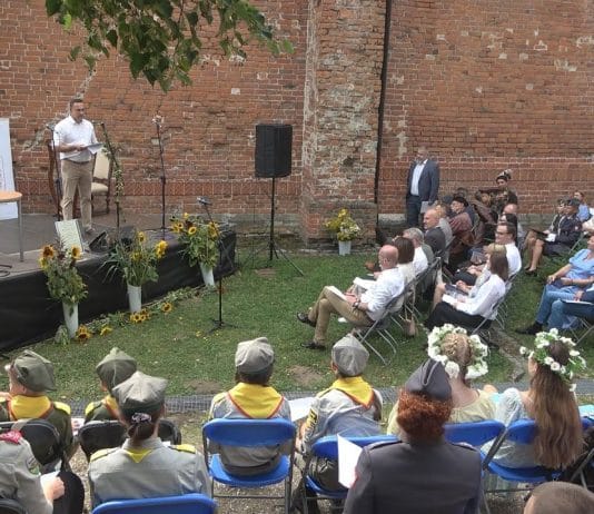 LITERACKA UCZTA POD LIPAMI – NARODOWE CZYTANIE W SANDOMIERZU