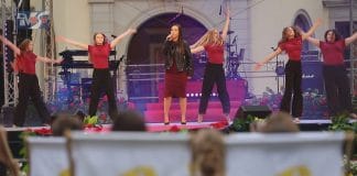 KULTURA, ZABAWA I INTEGRACJA – LETNI FESTIWAL NA DZIEDZIŃCU ZAMKU TARNOWSKICH