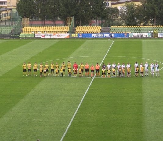 PUCHAROWE DERBY W TARNOBRZEGU – SIARKA ROZGROMIŁA KONICZYNKĘ OCICE