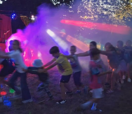 WSPÓLNIE POŻEGNALI LATO – PIERWSZY WIECZÓR INTEGRACYJNY W MIECHOCINIE