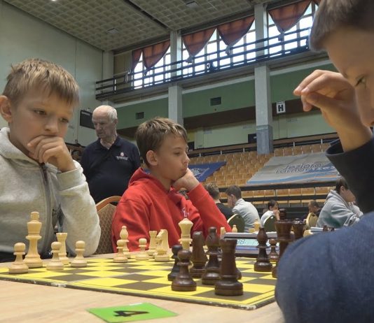 ZAGRALI O PUCHAR PREZYDENTA – TURNIEJ SZACHOWY W TARNOBRZEGU