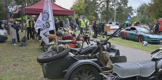 REKORDOWE RETROTŁOKI W GORZYCACH – ŚWIĘTO MOTORYZACJI W TECHNICZNYM OGRODZIE