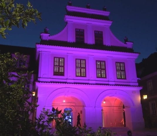 KAMIENICA OLEŚNICKICH ODZYSKAŁA BLASK – NOWA ATRAKCJA TURYSTYCZNA W SANDOMIERZU