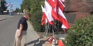 W ROCZNICĘ TRAGICZNEGO NALOTU – W TARNOBRZEGU UPAMIĘTNILI OFIARY BOMBARDOWANIA