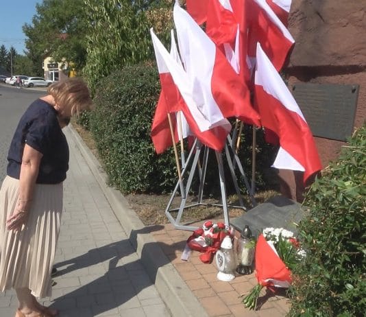 W ROCZNICĘ TRAGICZNEGO NALOTU – W TARNOBRZEGU UPAMIĘTNILI OFIARY BOMBARDOWANIA