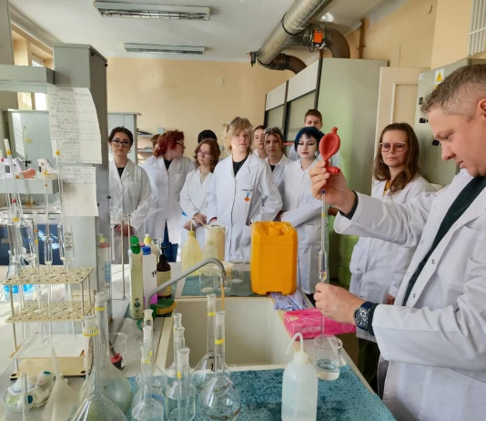 Analitycy z ROLNIKA z wizytą studyjną w Grupie Siarkopol Tarnobrzeg – Zakładach Chemicznych – 20.10.2025 1