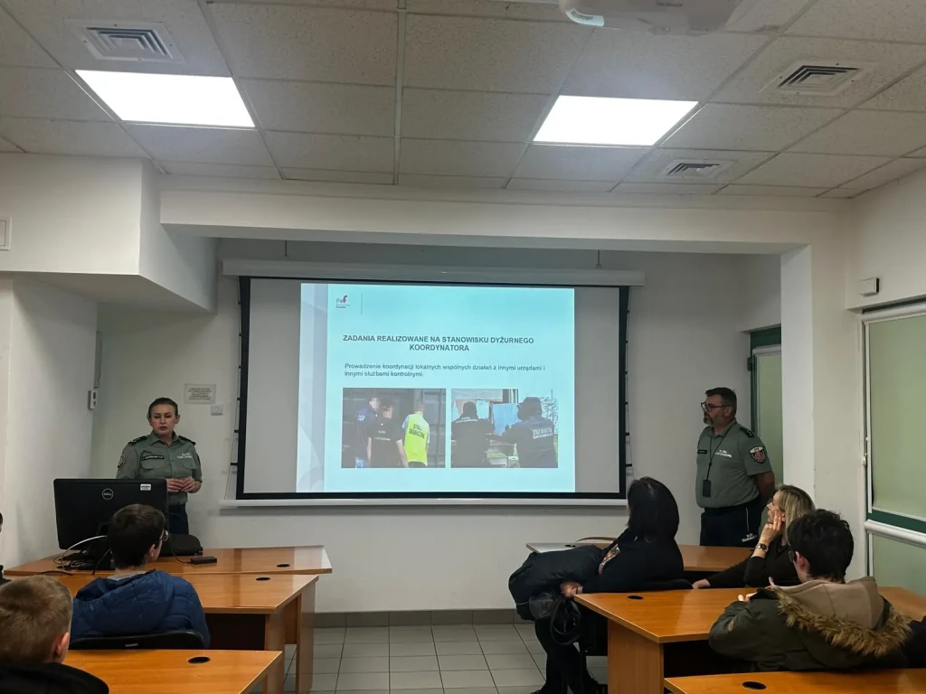 Wizyta studyjna uczniów z Rolnika w Podkarpackim Urzędzie Celno-Skarbowym w Przemyślu 2025 10 10