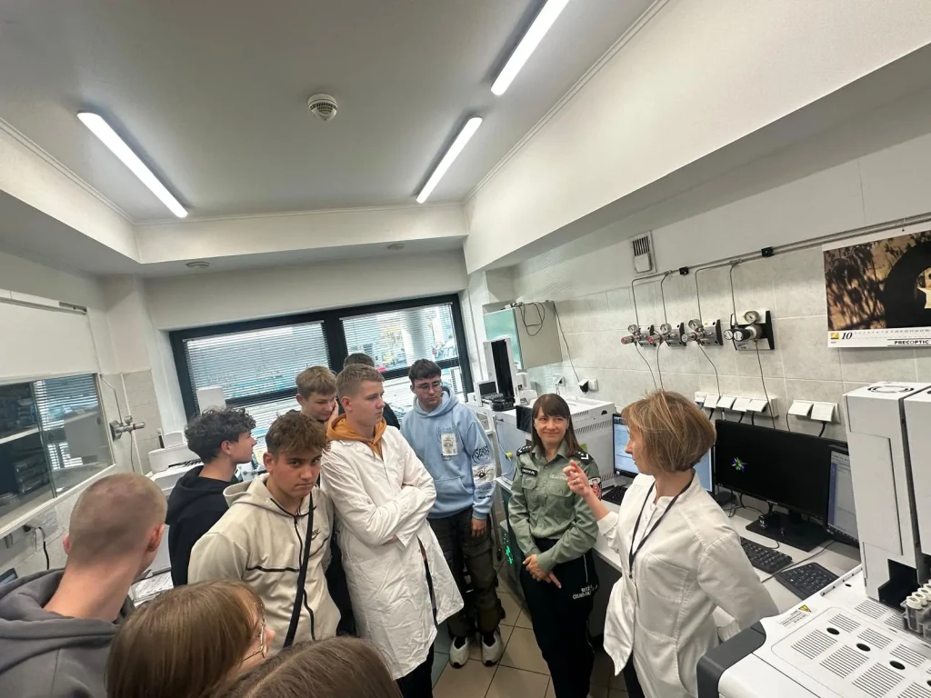 Wizyta studyjna uczniów z Rolnika w Podkarpackim Urzędzie Celno-Skarbowym w Przemyślu 2025 11 11