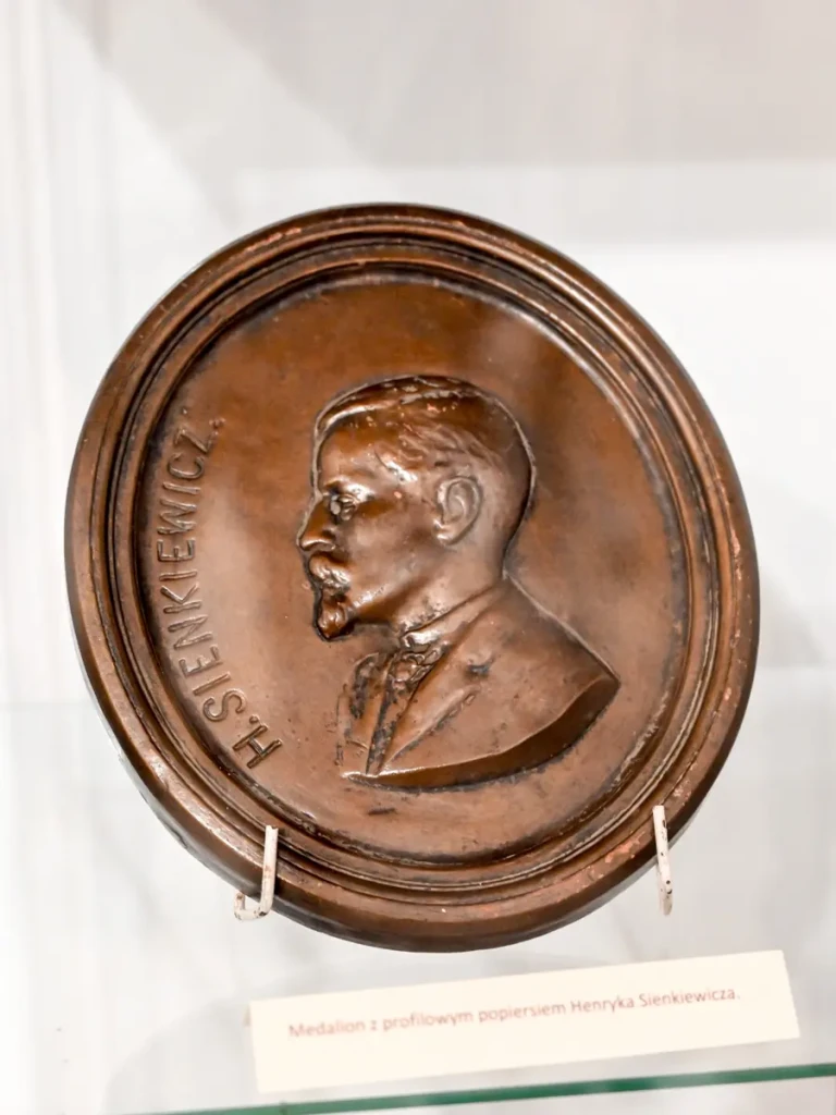 KAMIENICA OLEŚNICKICH - WERNISAŻ WYSTAWY-6